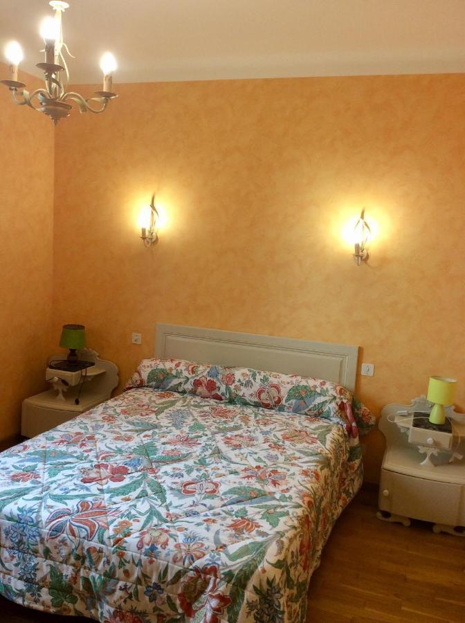 Maison Avec Veranda Proche Du Centre Ville Rignac  Εξωτερικό φωτογραφία