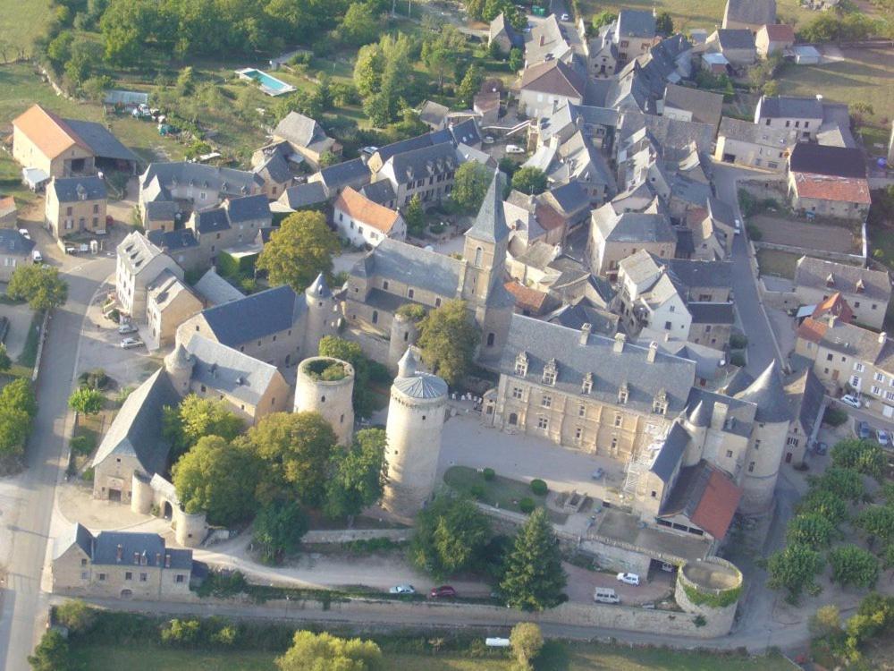 Maison Avec Veranda Proche Du Centre Ville Rignac  Εξωτερικό φωτογραφία